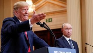 الرئيس ترامب ونظيره الروسي بوتين خلال قمتهما في هلسنكي