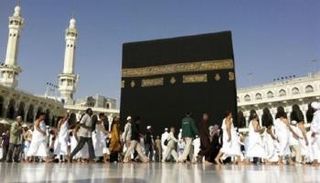 حجاج بيت الله الحرام أثناء الطواف - أرشيفية