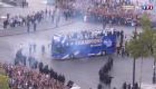 ماكرون: لا علاقة لي بسرعة حافلة المنتخب أثناء الاحتفال بكأس العالم