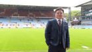 مجموعة مصرية - أمريكية تستحوذ على نادي أستون فيلا