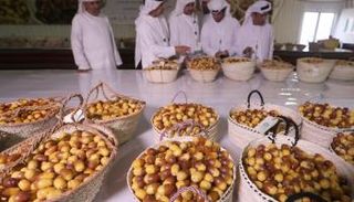 جانب من معروضات مهرجان ليوا للرطب