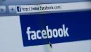 "فيسبوك" تحقق في احتمال انتهاك خصوصية مستخدميها