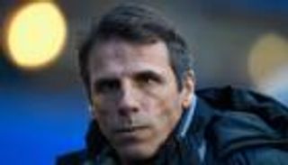 زولا يطالب جماهير تشيلسي بالصبر على ساري