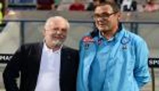 دي لورينتيس يتهم ساري بتدمير نابولي