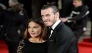 مشاكل عائلية تؤجل زفاف بيل