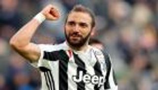 يوفنتوس يضع شرطا أمام ميلان لبيع هيجوايين 