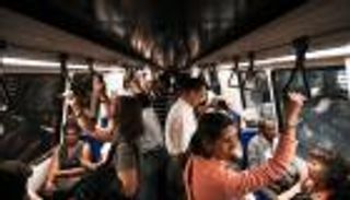 مترو كاراكاس.. فوضى وزحام وعصابات سطو مسلح
