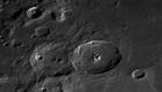 التقاط صور مميزة للكواكب من قمة "جبل حفيت" بمدينة العين