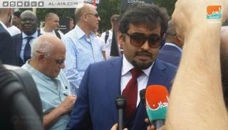 خالد الهيل أثناء المشاركة في الوقفة الاحتجاجية