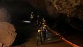 أستراليا تمنح غواصين "أوسمة شجاعة" لإنقاذهم فتية كهف تايلاند