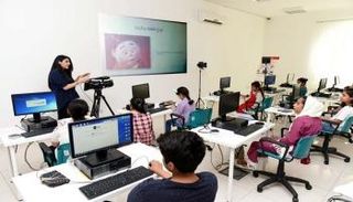 دورة تدريبية للأطفال حول صناعة الأفلام الرقمية في الشارقة 