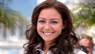 نجوم الفن يحتفلون بعيد ميلاد الممثلة المصرية منة شلبي  