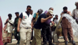 الهلال الأحمر الإماراتي يفتتح المرحلة الأولى من مشروع مياه لودر بأبين