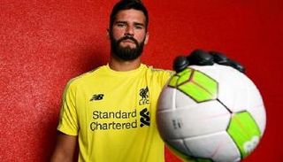 أليسون بيكر 