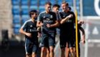 كروس وثلاثي إسبانيا ينضمون لمعسكر الريال الإعدادي