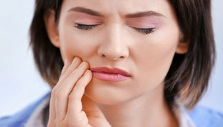 إصابات الفم تفتح الباب لعلاج الجلد