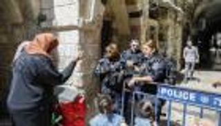 قوات الاحتلال الإسرائيلي تقتحم المسجد الأقصى وتغلق أبوابه 