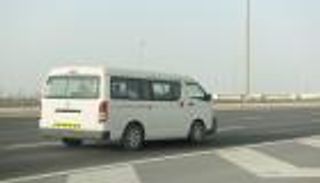 مواصفات جديدة لترخيص حافلات الركاب والشحن الصغيرة في أبوظبي