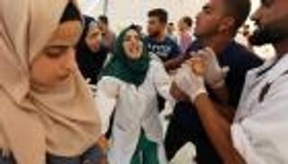 لمياء وغازي.. مسعفة فلسطينية تودع زوجها الشهيد