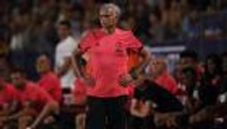 مورينيو يسخر من مواجهة يونايتد وليفربول