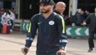 بالصور.. الحزن يسيطر على جماهير السيتي بسبب محرز