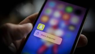 سناب شات يقدم خدمة Storytellers