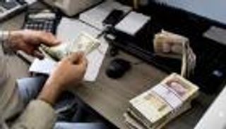هبوط العملة الإيرانية يعصف بمدخرات مودعين عراقيين
