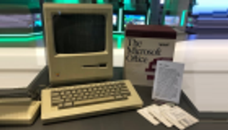 مايكروسوفت تتباهى بأقدم جهاز أبل.. حكايات غريبة عن الأصدقاء الأعداء