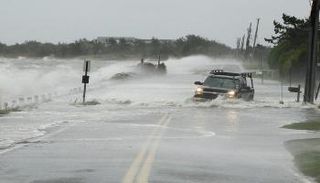 أكثر من 100 ألف يتركون منازلهم بسبب السيول في ميانمار