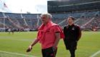 مورينيو يطالب لاعبي يونايتد بتقليص عطلاتهم