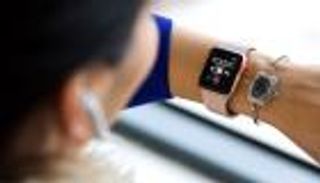 أبل تشحن 3 ملايين ساعة