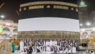 بالصور.. رفع ثوب الكعبة المشرفة استعدادا لموسم الحج