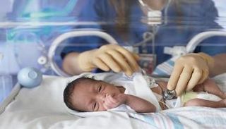 الولادة المبكرة تؤخر الكلام لدى الأطفال