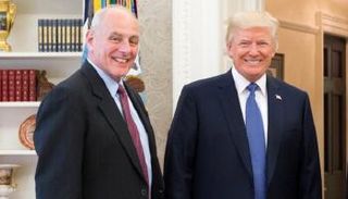 صورة نشرها ترامب على تويتر وهو يبتسم في حضور كيلي