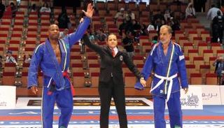 بخيت سعد النجم الإماراتي الذي لا يتوقف عن ممارسة الرياضة