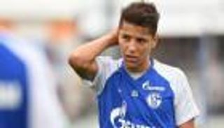 محكمة مغربية تقضي بحبس لاعب شالكه 4 أشهر