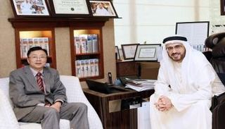 الدكتور جمال سند السويدي مدير عام مركز الإمارات للدراسات مع سفير الصين