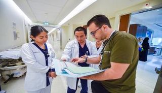 "كليفلاند أبوظبي" يدعم مبادرة "مؤسسة عملية الابتسامة الإماراتية"