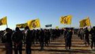 أزمات إيران تجبر مليشياتها على "الرضوخ" في سوريا