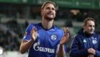 رسميا.. لوكوموتيف موسكو يتعاقد مع مدافع شالكه