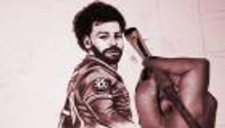 رسامة مصرية تحتفل بنجومية محمد صلاح على طريقتها