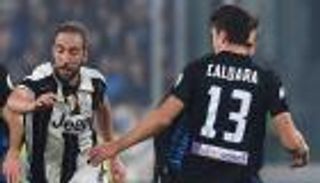 هيجوايين وكالدارا على بعد خطوة من ميلان