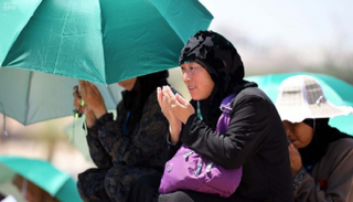 حجاج بيت الله الحرام يتوافدون على المدينة المنورة 