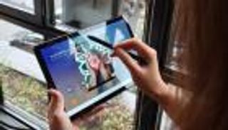 بالفيديو.. سامسونج جالاكسي "تاب S4" ينافس جهاز أيباد 