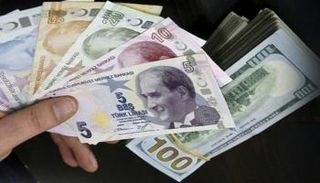 الليرة التركية تحصد تداعيات العقوبات الأمريكية على إسطنبول