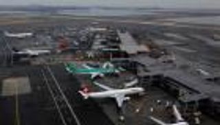 فضيحة قطرية بمطار كينيدي.. رشاوى مقابل امتيازات لطائراتها