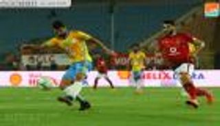 تعادل مثير بين الأهلي والإسماعيلي في الدوري المصري