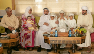 حاكم عجمان يستقبل أسرة الطفلة المغربية