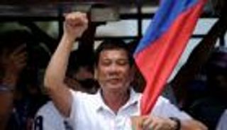 الفلبين تهدد بإرسال فرقاطة حربية إلى ليبيا لتحرير مواطنيها المختطفين