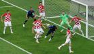 لجنة حكام البريمييرليج تخالف قواعد ركلات الجزاء في المونديال